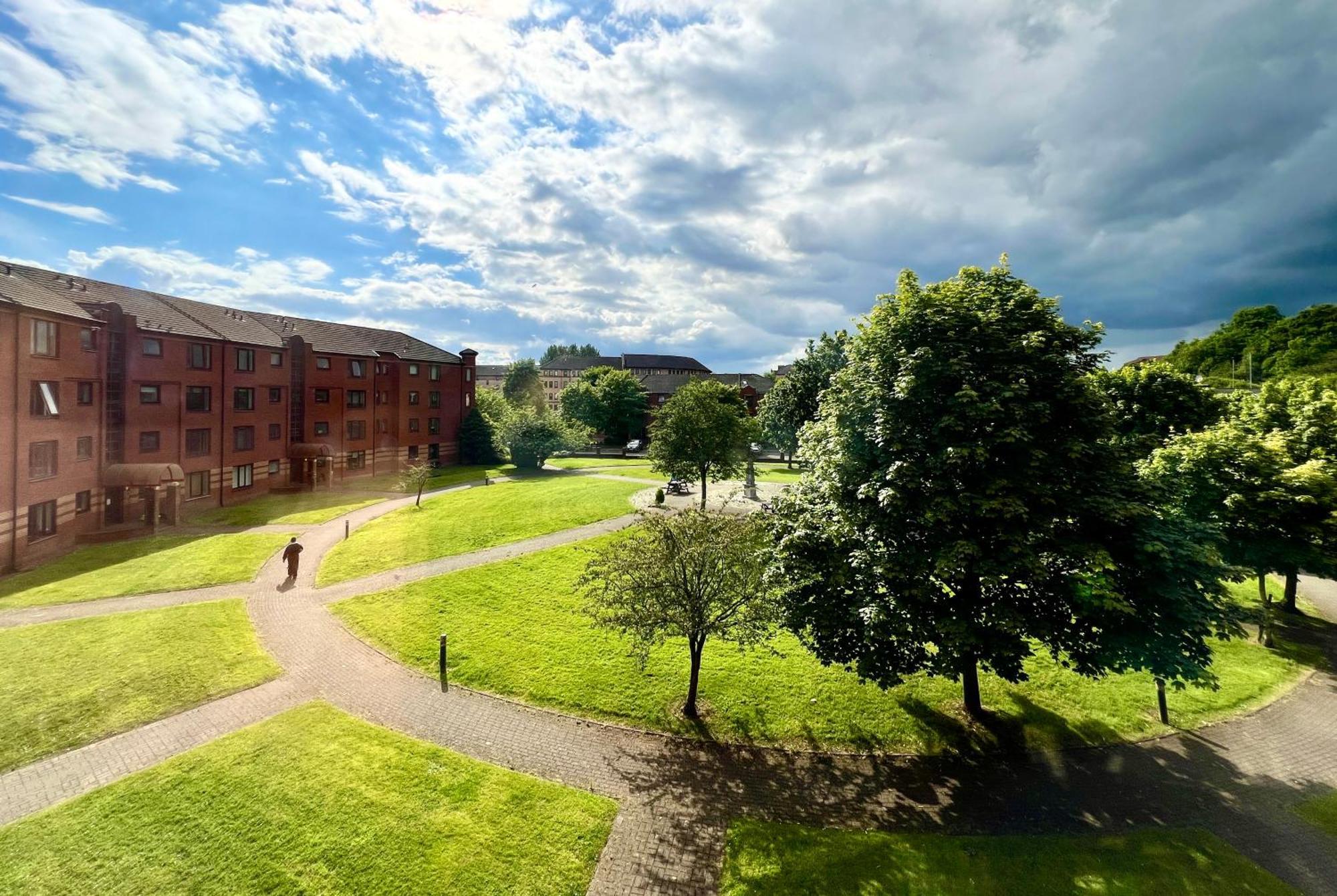 Ferienwohnung Ground Floor Flat With Free Parking & Wifi Glasgow Exterior foto